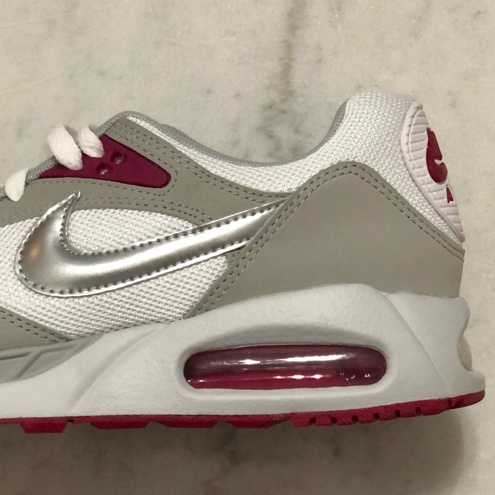 SOLD New Nike Womens Air Max Correlate - Picture 8 of 8